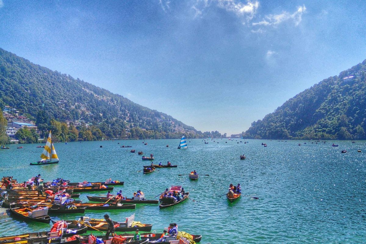 With the onset of summer, the number of tourists in Nainital, Uttarakhand is increasing.