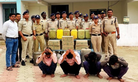 On the instructions of the Superintendent of Police, Manpur police raided and seized liquor