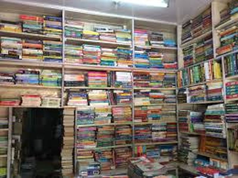 निजी स्कूलों और पुस्तक विक्रेताओं की साठगांठ की पहुंच रही शिकायतें