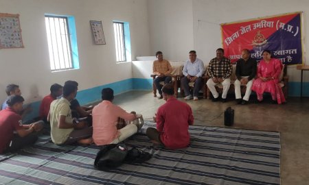Prisoners learning music in jail, allowed to perform songs to encourage them