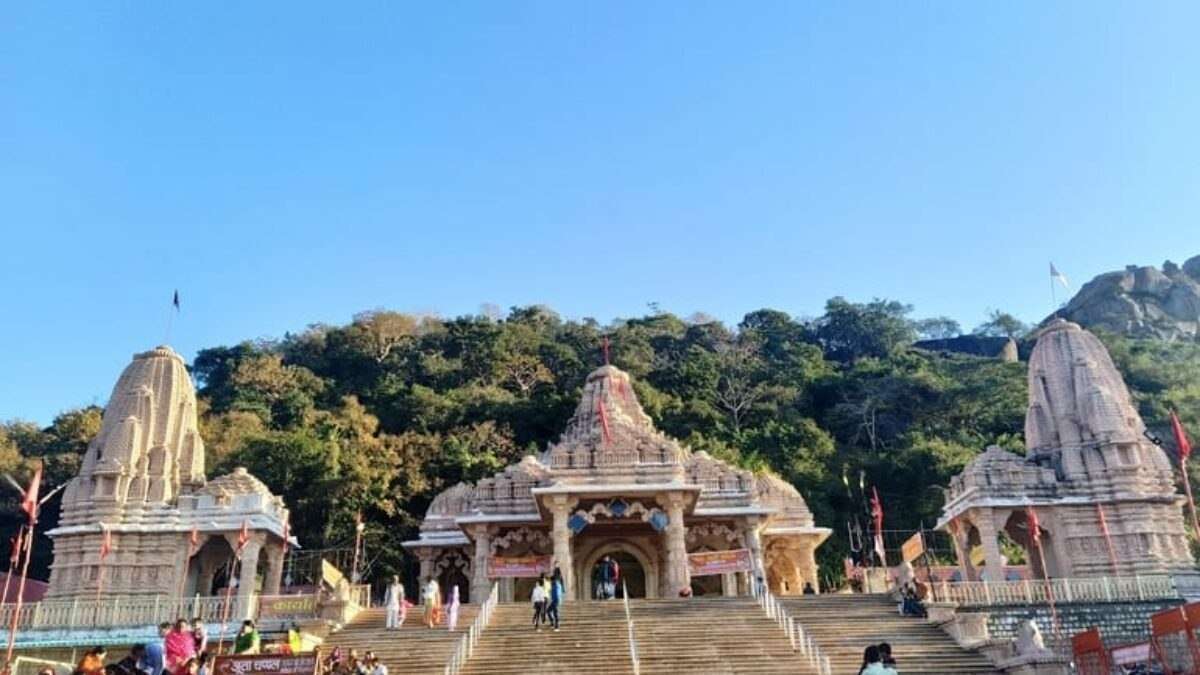 Photo Gallery: छत्तीसगढ़ की देवी दुर्गा की ऐतिहासिक मंदिर, जहां मां ने दिए भक्तों
को दर्शन, पूरी होती है हर मनोकामना