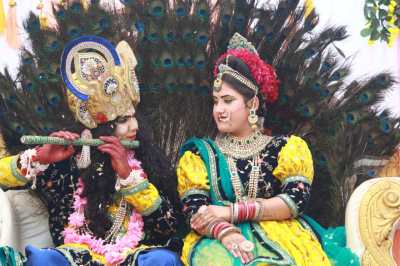 नववर्ष का उल्लास से किया आगाज, शोभायात्रा में उमडा शहर
