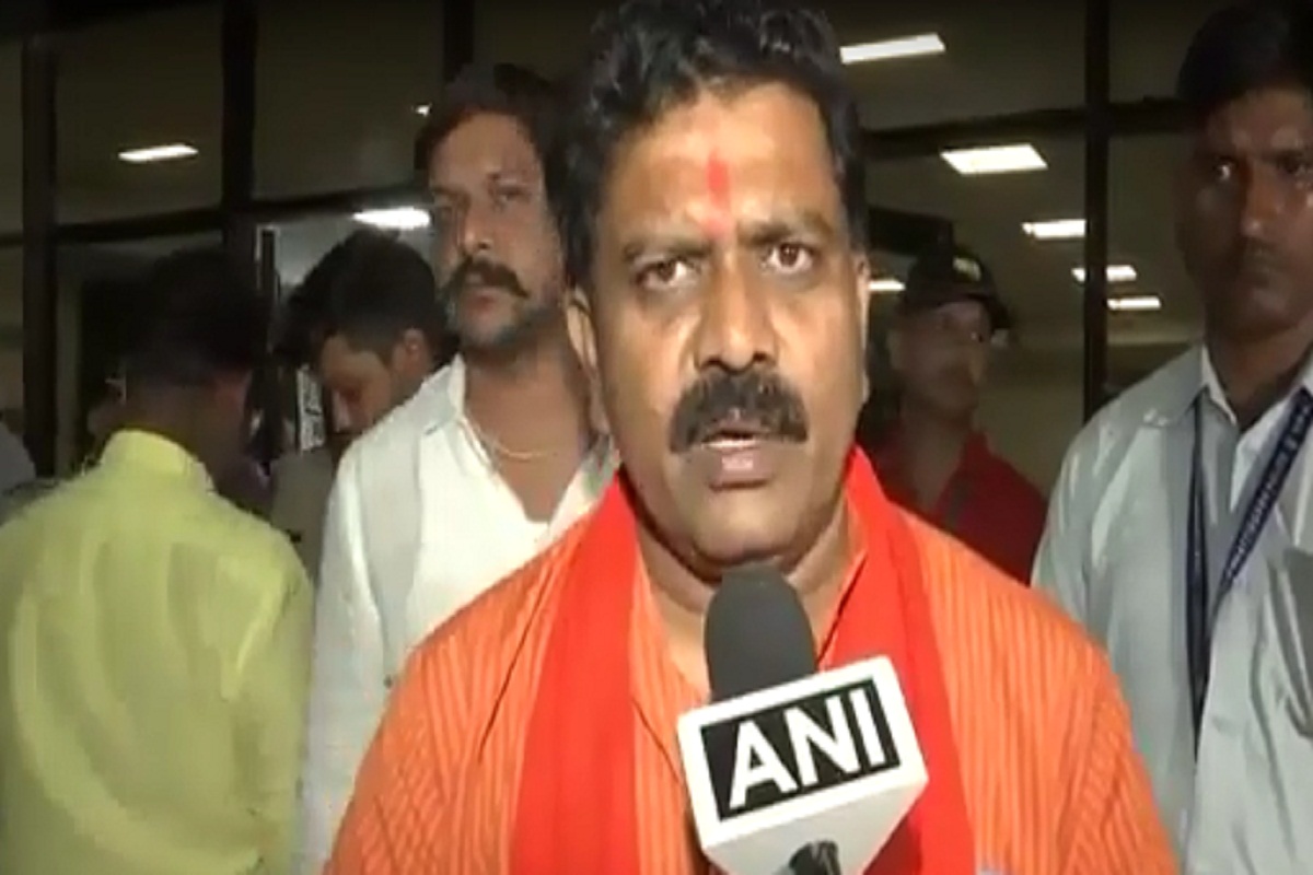 Kumhari bus accident: बस हादसे के पीड़ितों से मिलने के बाद, गृह मंत्री विजय शर्मा ने ये कहा, देखें VIDEO