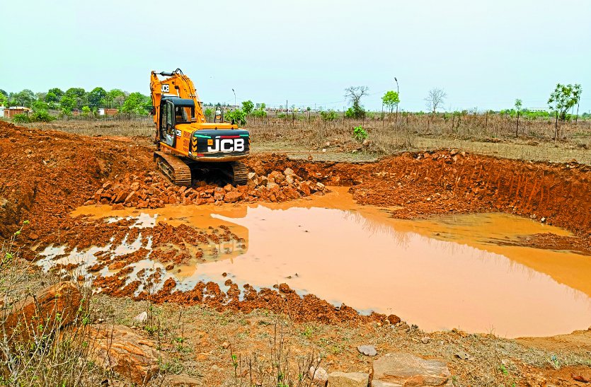रेड जोन गुरुर ब्लॉक के 27 गांवों में होगी पानी की सप्लाई, दो साल में पूरी होगी
योजना