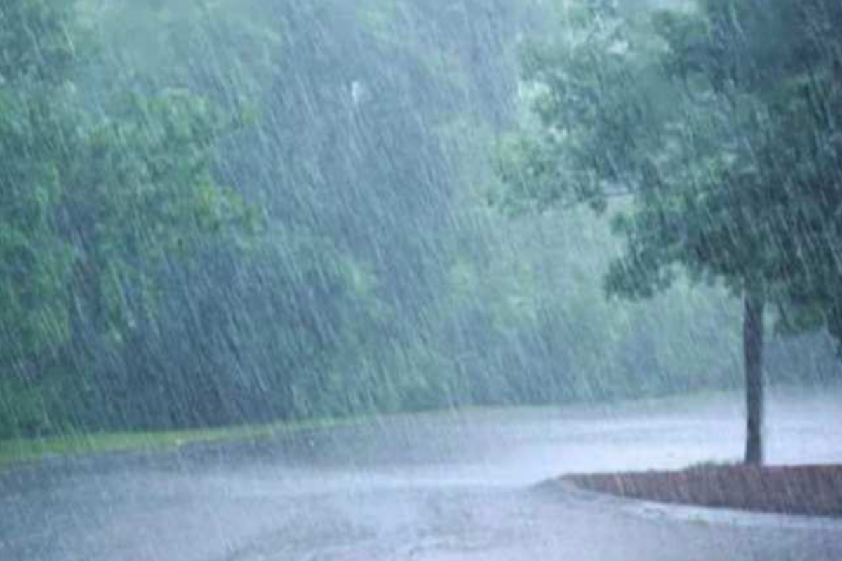 UP weather update: यूपी में अगले 48 घंटे बाद इन जिलों में दो दिनों तक झमाझम
बारिश, चलेगी तूफानी हवाएं IMD alert