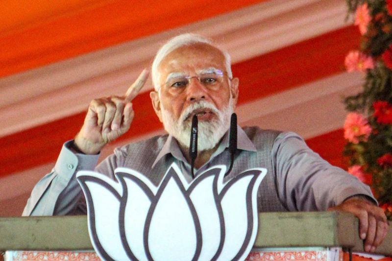 PM Narendra Modi addressing a rally in Udhampur, Jammu and Kashmir