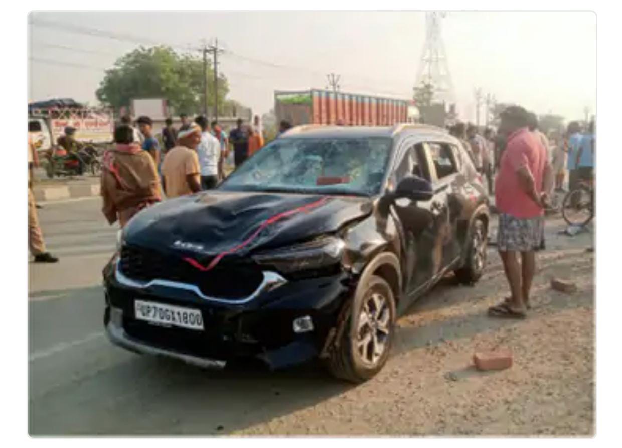 वाराणसी-गाजीपुर हाईवे पर दर्दनाक हादसा, बेकाबू कार ने तीन को कुचला..2 की मौत