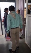 Video Story : ड्रिप चढ़ाने की बात पर नर्स को आया गुस्सा, बौखलाहट में परिजन से कह दी कुछ ऐसी बात, वीडियो वायरल