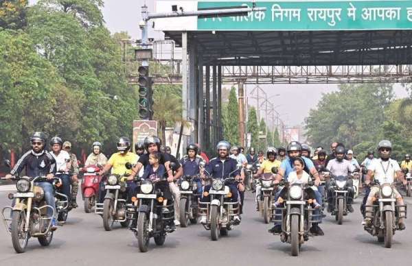 100 से ज्यादा किलोमीटर, ढाई घण्टा से अधिक समय, हजार से ज्यादा बाइक