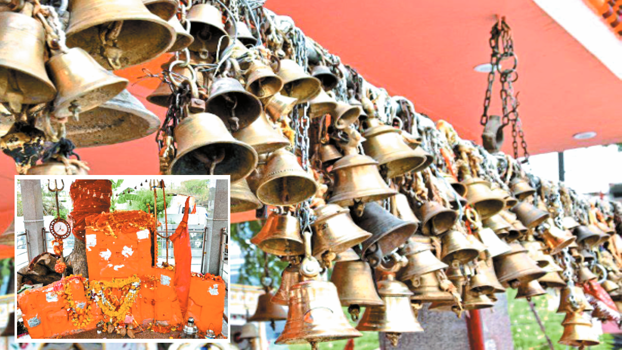 Devi Ka Bag: विदिशा के इस मंदिर में श्रद्धालु क्यों चढ़ाते हैं पीतल की घंटी,
दिलचस्प है कारण