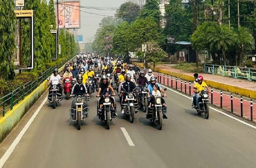 लोकसभा चुनाव में मतदाता जागरुकता के लिए रायपुर से आरंग तक बाइक रैली