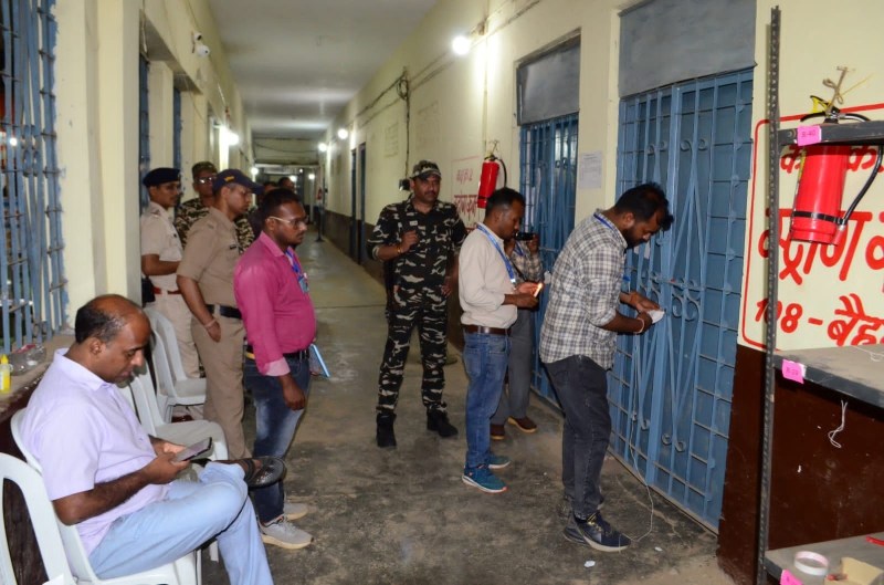 सील हुए स्ट्रांग रुम