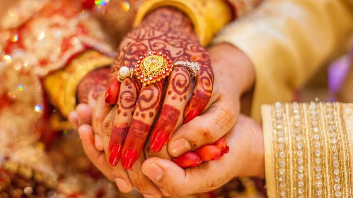 राजस्थान में शादी… मुम्बई में रिसेप्शन, अब तलाक होगा अमरीका में, अजब प्रेम की
गजब कहानी