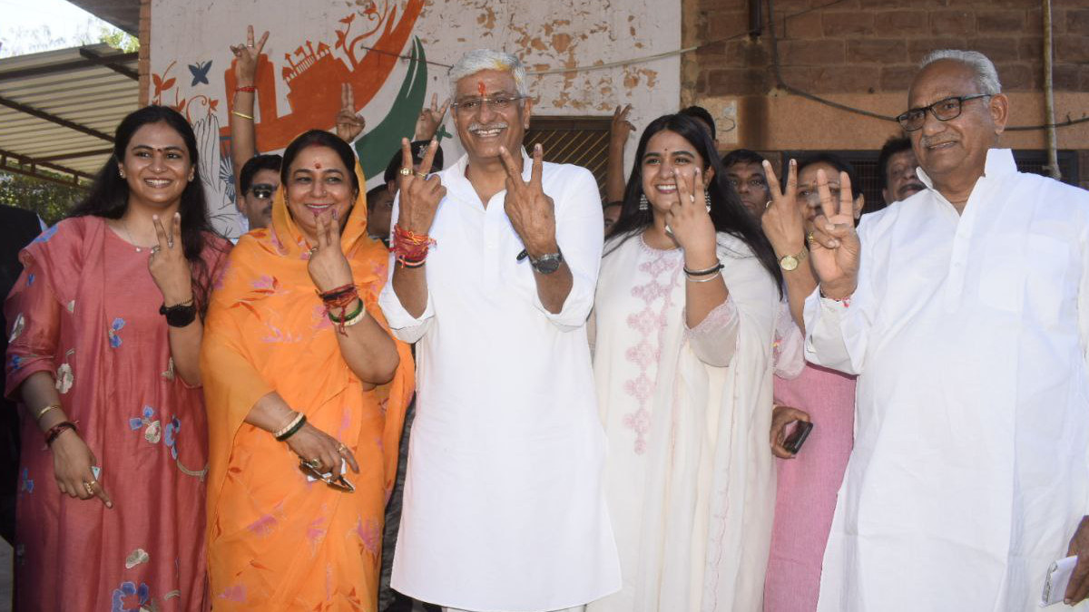 Lok Sabha Election 2024 Voting Live: शेखावत ने सपरिवार डाला वोट, बोले- राजस्थान
में सभी 25 सीटें जीतेगी भाजपा