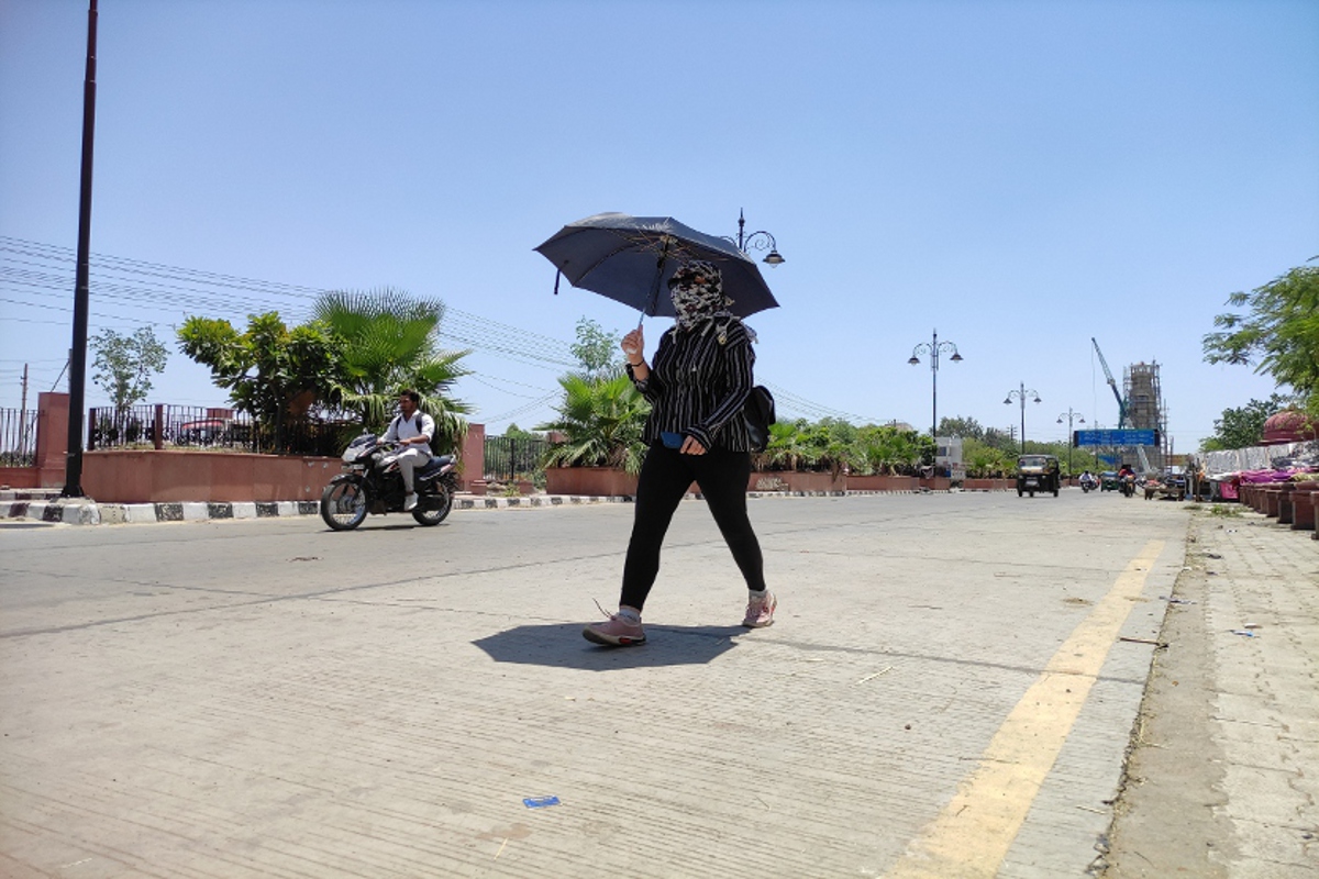 Rajasthan Weather : अखरने लगी सूरज की तल्खी, तपन से छूटे पसीने, सड़कों पर
सन्नाटा पसरा