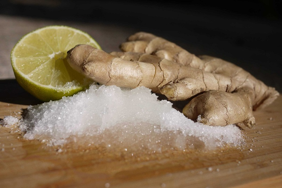 सूखी खांसी का रामबाण इलाज? ये 5 घरेलू उपाय दिलाएंगे आपको राहत Home