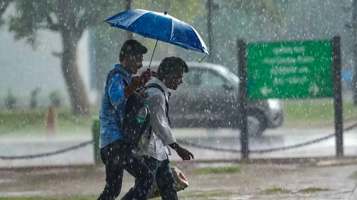 Rain In UP: गर्मी से मिलेगी राहत, यूपी के इन जिलों में होने जा रही बारिश, मौसम
विभाग की गुड न्यूज