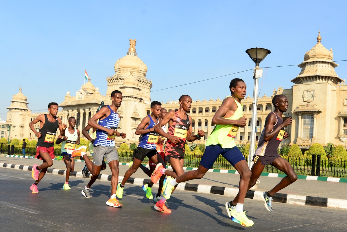 PHOTO एलीट पुरुष और महिला वर्ग में केन्‍याई धावकों ने अपना वर्चस्‍व बरकरार रखा