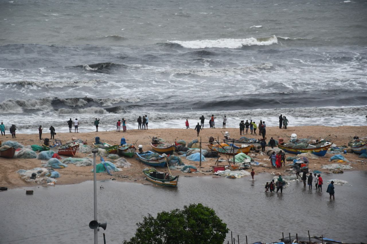 श्रीलंकाई समुद्री डाकुओं ने नागपट्टिनम के मछुआरों पर किया हमला