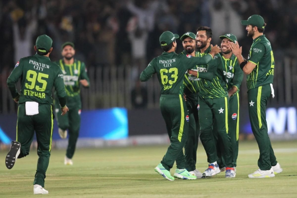 T20 World Cup 2024 के लिए पाकिस्तान की टीम! कोच और कप्तान बदलने के बाद बदलेंगे
कई खिलाड़ी