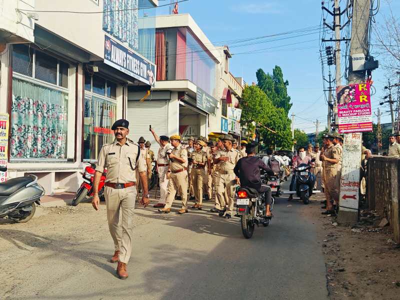 प्रधानमंत्री मोदी की सभा को लेकर सुरक्षा व्यवस्था को लेकर गश्त करती पुलिस।