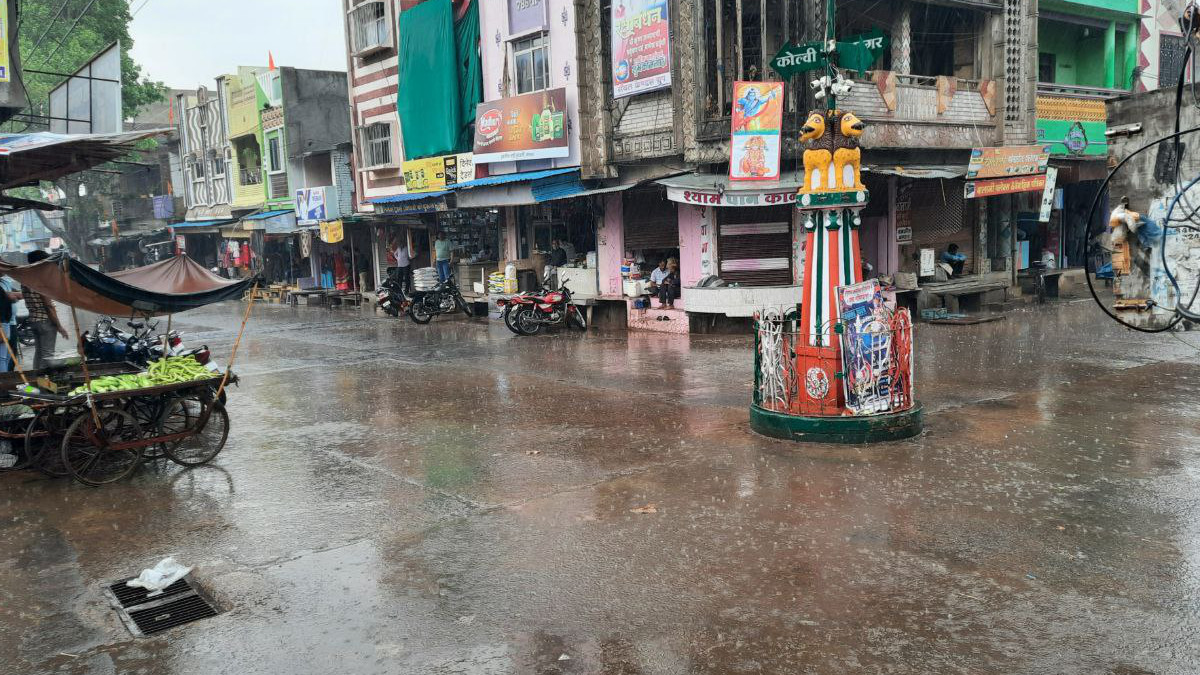 Weather Report: राजस्थान के इस जिले में हुई झमाझम बारिश, आज इन 27 जिलों के लिए
IMD ने जारी किया ऐसा ALERT - image