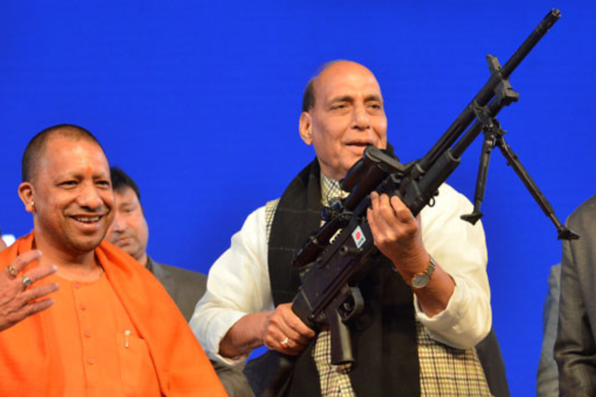 भारत के रक्षामंत्री राजनाथ सिंह को असलहों का शौक, घर में रखते हैं बंदूक और 0.32
कैलीबर की पिस्तौल