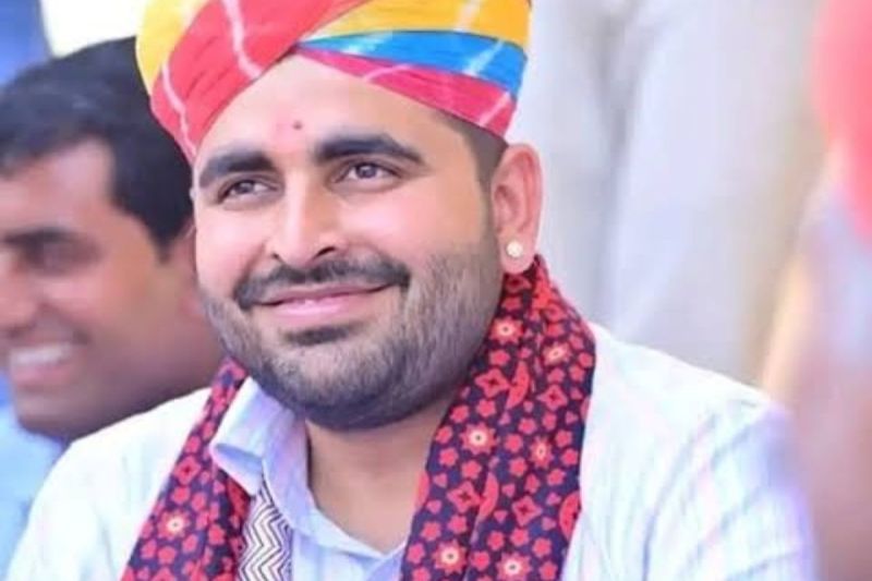 Ravindra Singh Bhati took a dig at the visit of star campaigners in Barmer.