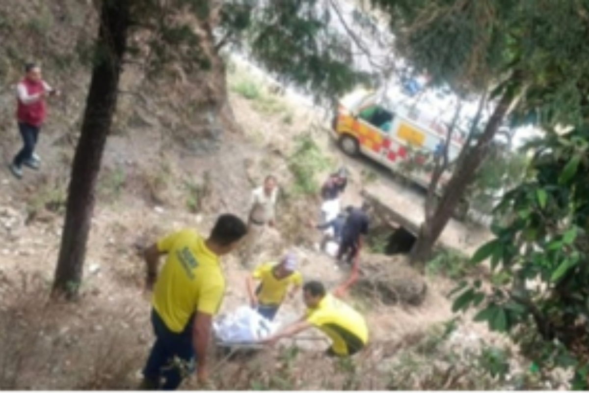 देहरादून-मसूरी मार्ग पर खाई में गिरी गाड़ी, हरियाणा के तीन पर्यटकों की मौत - image