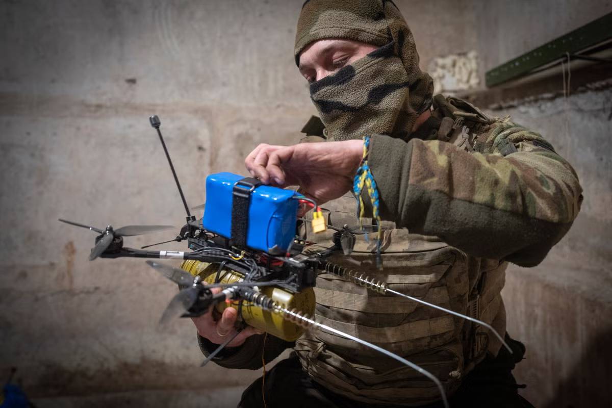 Russia-Ukraine War Live : पुतिन सेना का यूक्रेन के सैनिकों को ठहराने वाले होटल
पर ड्रोन हमला,दागीं मिसाइलें - image