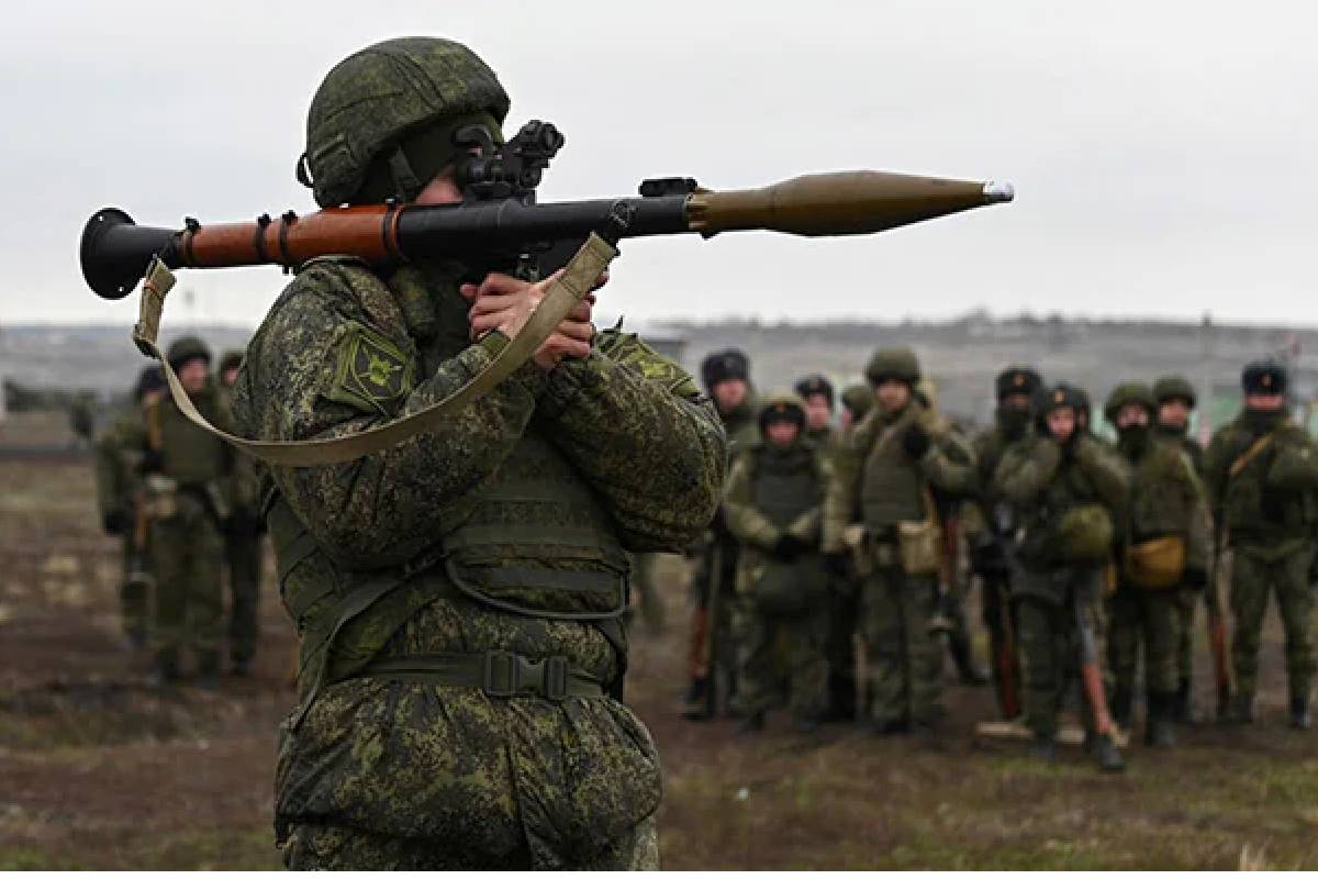 Russia -Ukraine War : रूस ने ललकारा- यूक्रेन की मदद करने वाले देश बाज आएं, वरना
परमाणु शक्तियां भी युद्ध के लिए तैयार रहें - image