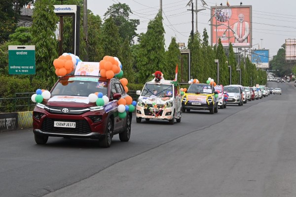 Raipur@patrika. Sweep car rally lining up and passing through Gaurav Path.