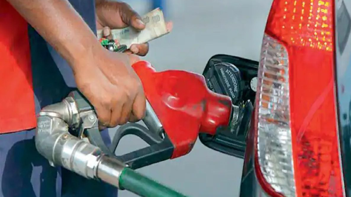 Sambhal News: एक देश एक टैक्स का हो फॉर्मूला, पेट्रोल-डीजल पर लगे जीएसटी