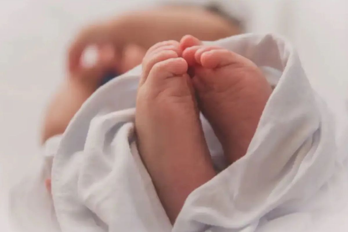 अविवाहित युवती ने दिया बच्चे को जन्म : घर में बिना किसी को बताए अस्पताल पहुंची,
पुलिस ने परिजन को सूचित किया - image