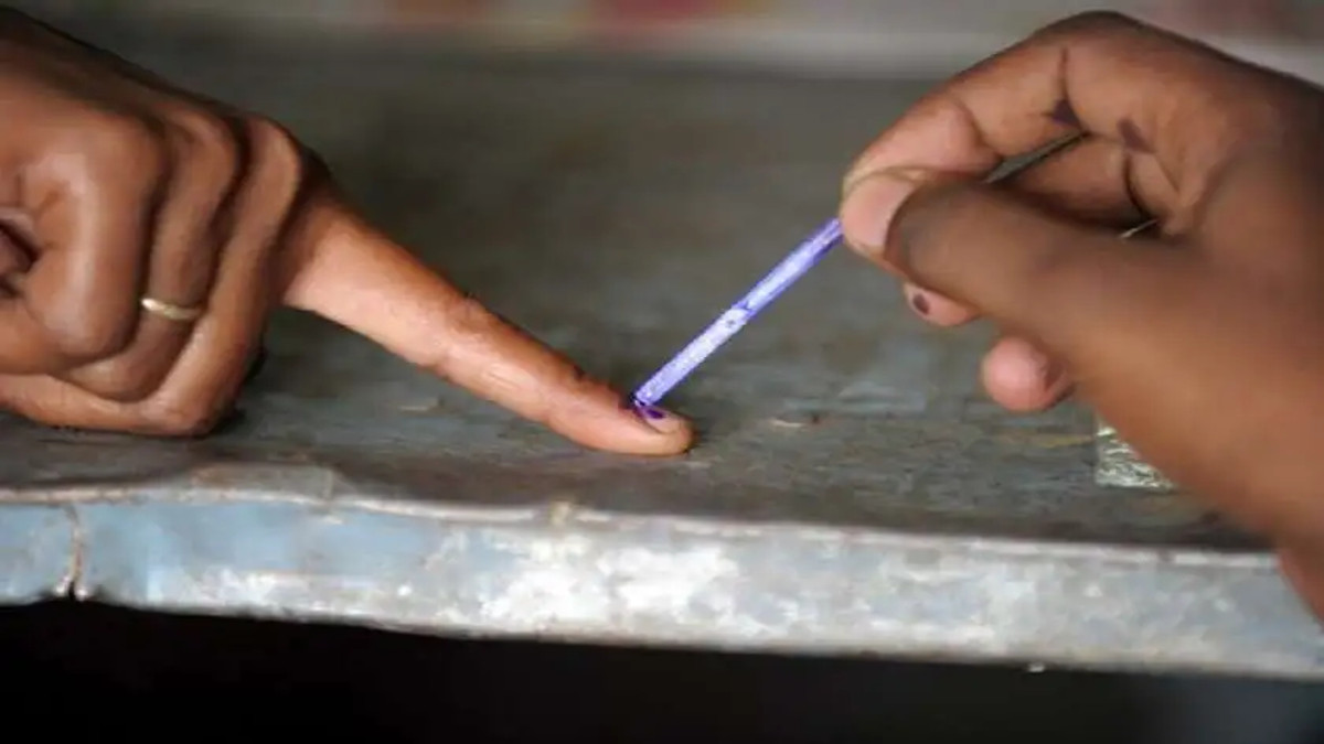 Lok Sabha Election 2024 : अंगुली पर अमिट स्याही दिखाने पर यहां दी जाएंगी बंपर
छूट !