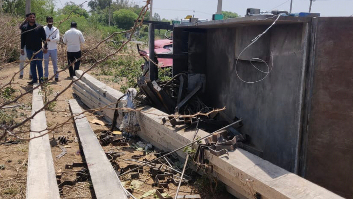Tractor trolley overturned in Kekri