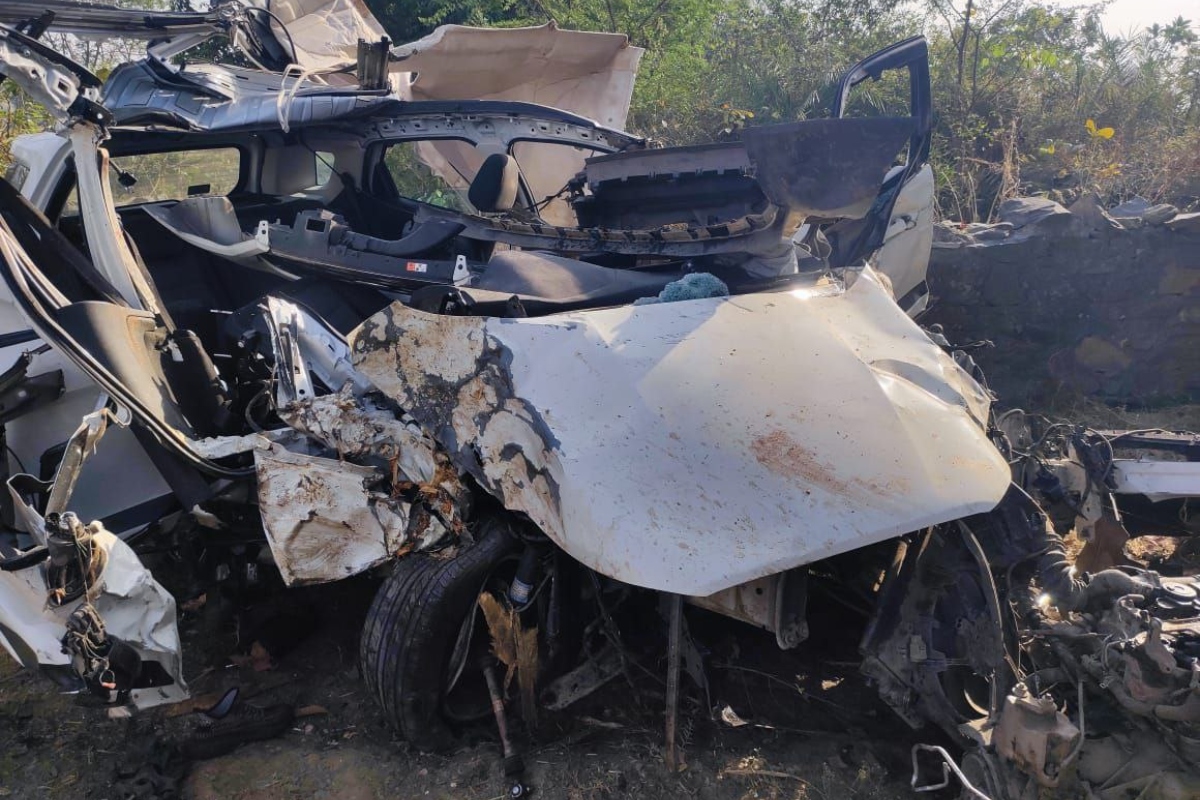 राजस्थान में तेज रफ्तार कार पेड़ से टकराकर हुई चूर-चूर, तीन कार सवारों ने मौके पर
तोड़ा दम