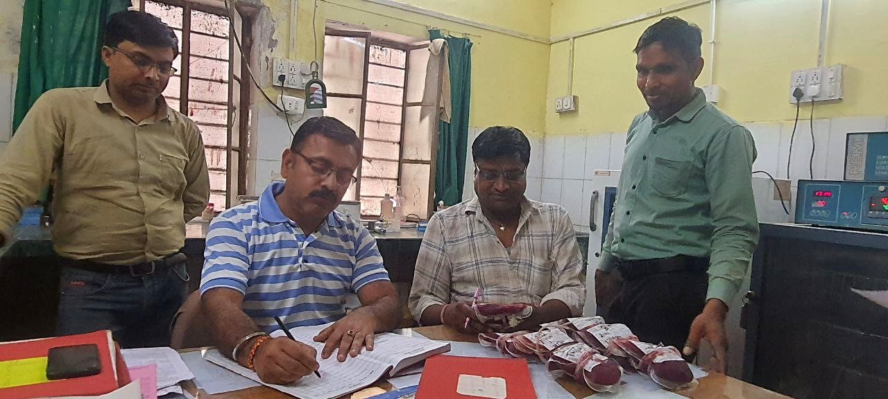 जिला अस्पताल में रोगियों को मिलने लगा रक्त:जयपुर से मिली 25 यूनिट ब्लड की
आपूर्ति