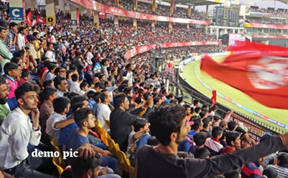 Holkar Stadium – इंदौर में लगा रनों का पहाड़, बैटर्स ने ठोंक डाले 1155 रन, मैच
में बने 5 शतक