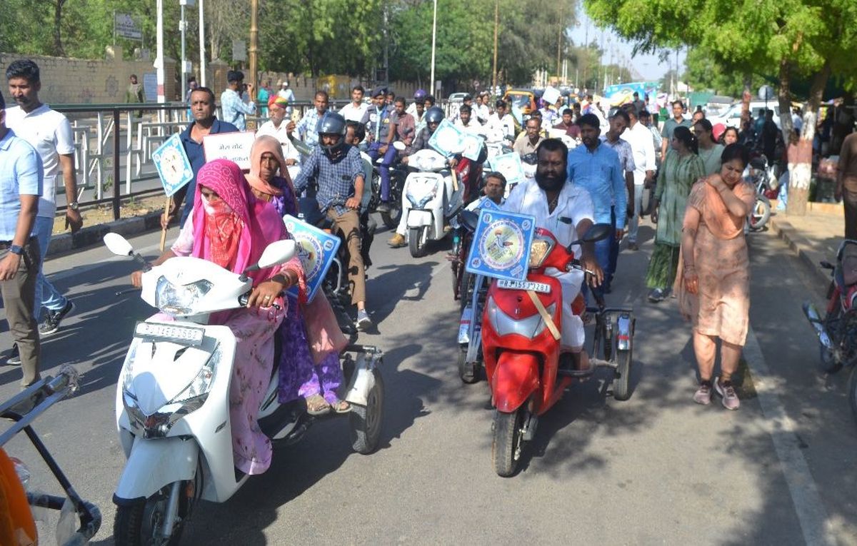 दिव्यांग मतदाताओं ने दिखाया जज्बा: ट्राई साइकल रैली के माध्यम से मतदान जागरुकता
का संदेश