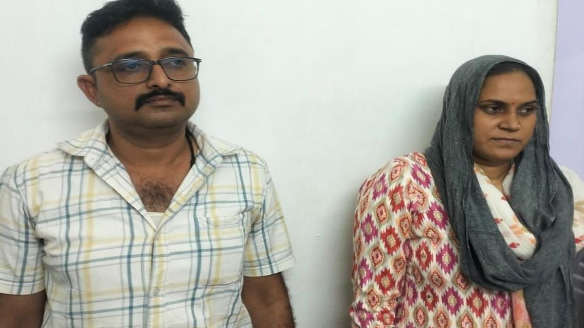 Bribe : किसान से 10 हजार रिश्वत लेने पर महिला पटवारी व ई-मित्र संचालक गिरफ्तार