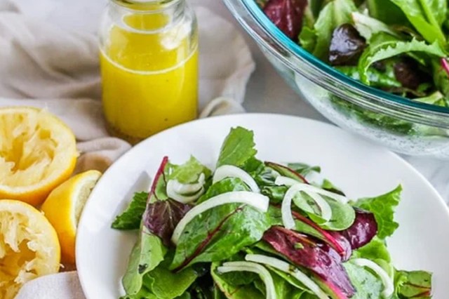 lemon juice in salad