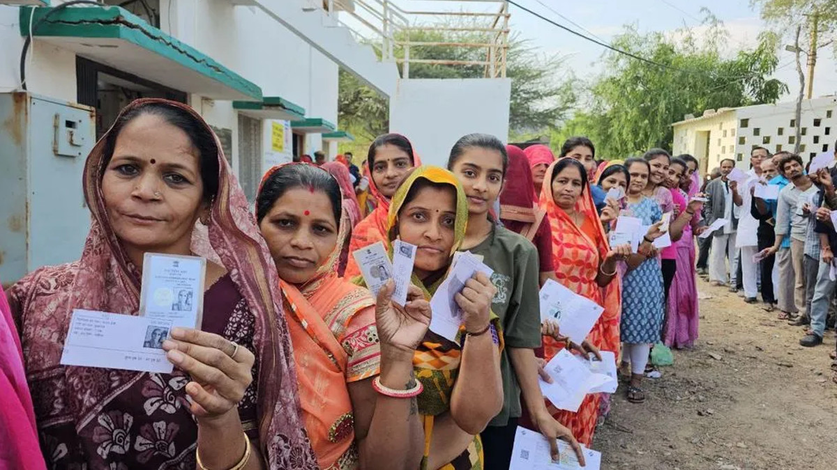 Rajasthan Chunav 2024 : बाड़मेर लोकसभा क्षेत्र की आठों विधानसभा क्षेत्रों में
हुई बंपर वोटिंग, करौली-धौलपुर से आया चौंकाने वाला आंकड़ा