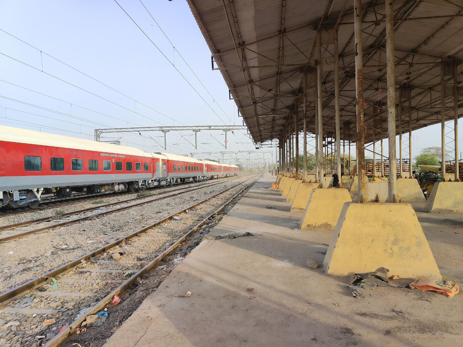 सूरतगढ़ रेलवे स्टेशन पर माल की लोडिंग व अनलोडिंग होगी अब आसान, प्रोजेक्ट पर
रेलवे खर्च करेगा नौ करोड़ रुपए
