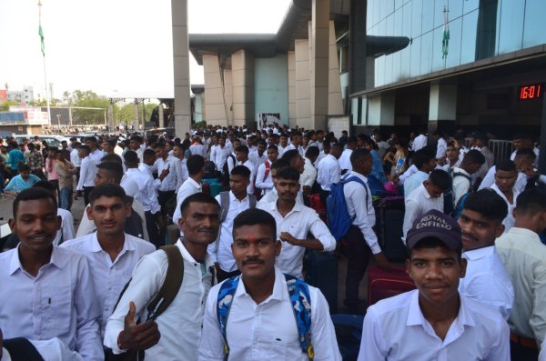  Chhattisgarh selected from the Army Recruitment Board left for Hyderabad for training.