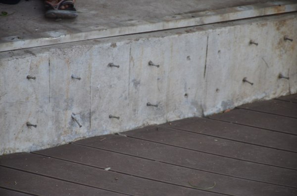 बूढ़ातालाब में नया उद्यान बनने के बाद पुराने उद्यान के रखरखाव की ओर न तो स्मार्ट सिटी प्रबंधन ध्यान दे रहा है