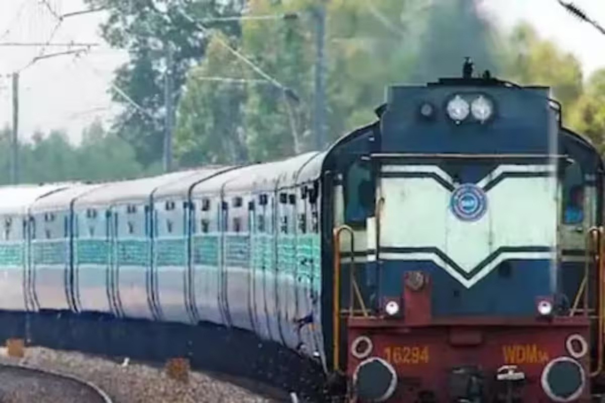 Summer Special Train: रेलवे का बड़ा एलान, समर वेकेशन के चलेंगी 48 स्पेशल ट्रेनें,
फटाफट बुक करें टिकट