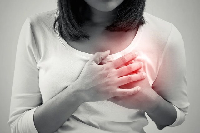 Heart Attack Alert: 5 Crucial Signs to Watch Out For