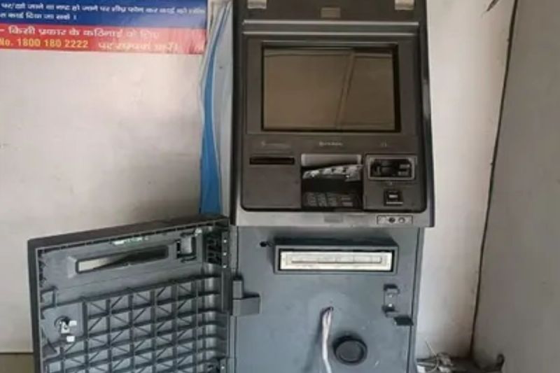 Miscreants looted 26 lakh cash from ATM machine in Alwar