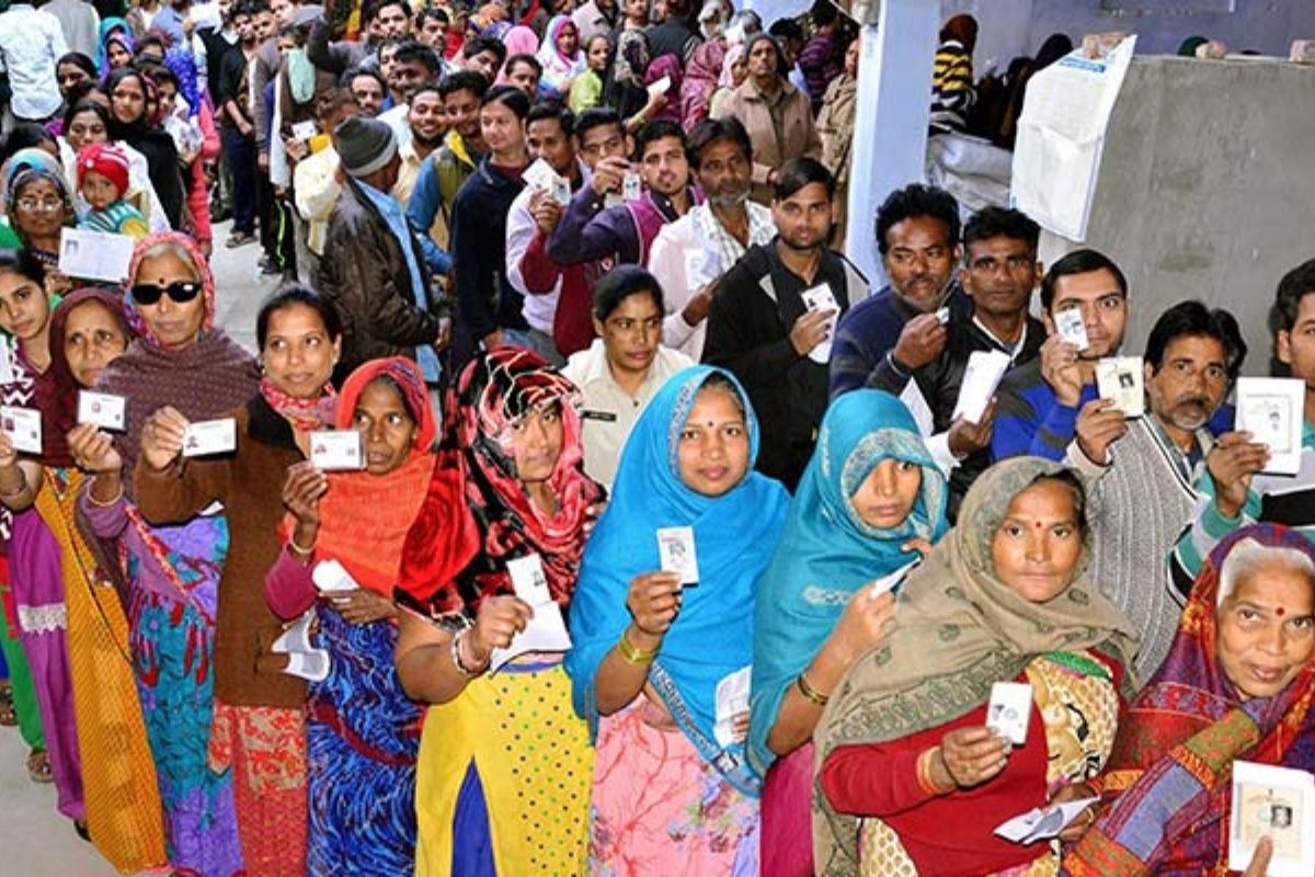 UP Lok Sabha Phase 1 Election Live: UP में पहले चरण की 8 सीटों पर मतदान खत्म,
57.71% हुई वोटिंग